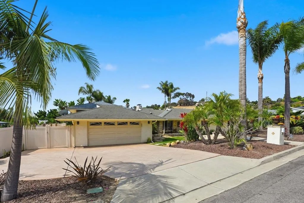 3267 Avenida De Loyola