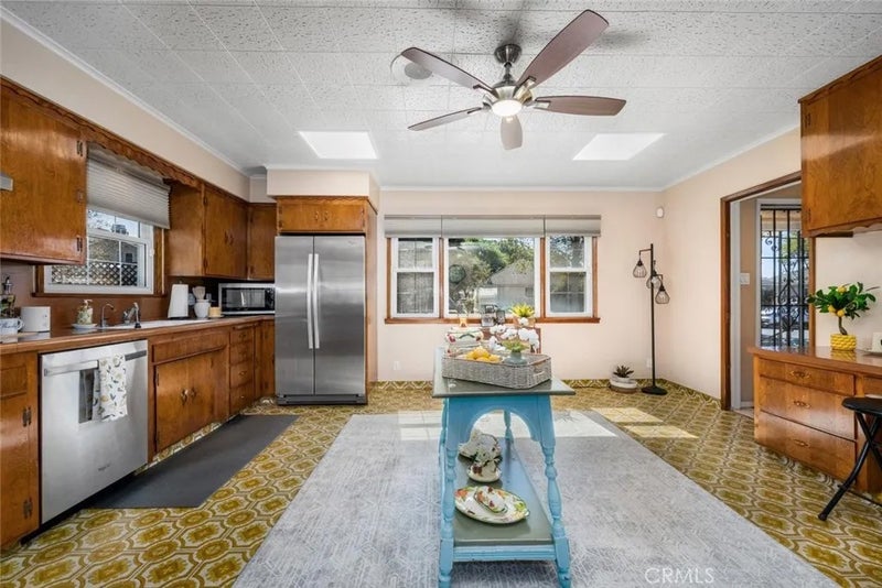 5921 E Rosebay East