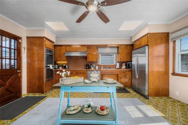 5921 E Rosebay East