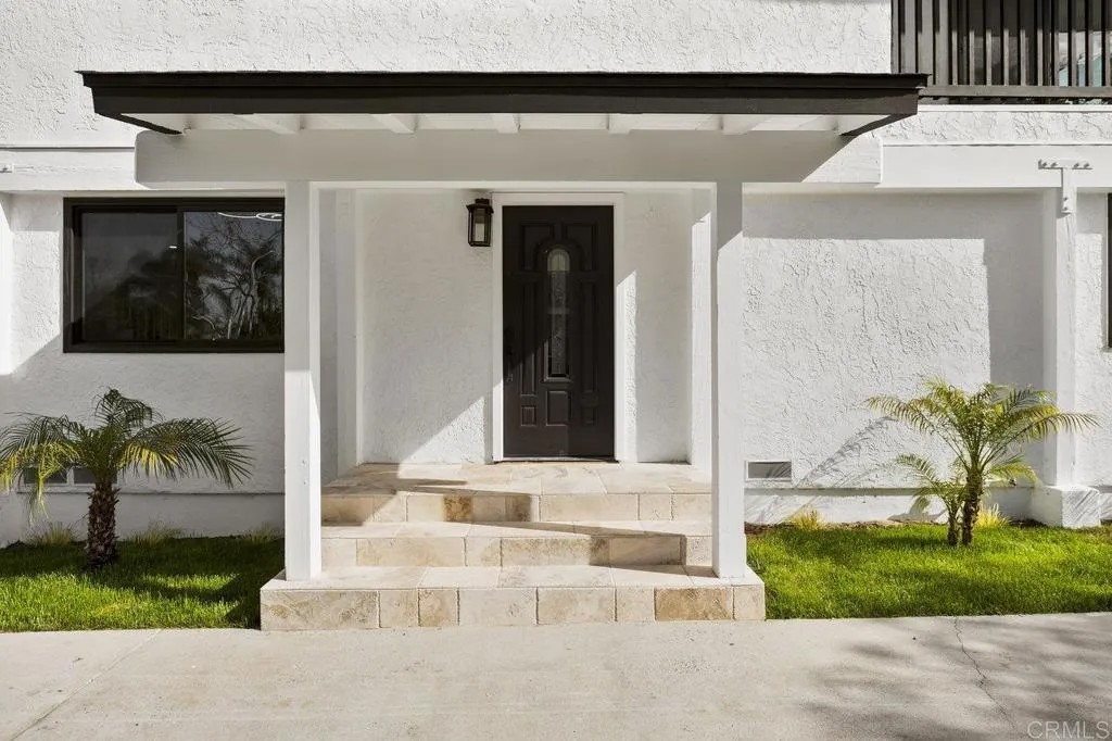 2537 Davis Avenue