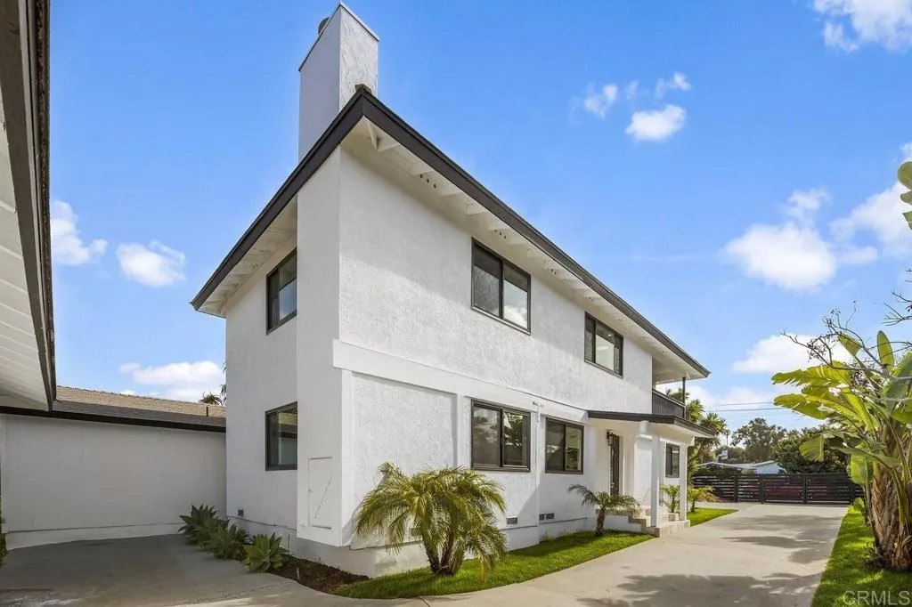 2537 Davis Avenue