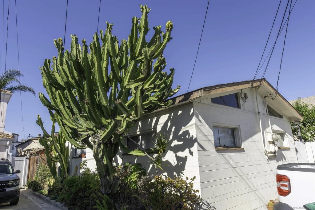 Photo of 721-23 Law St, San Diego, CA 92109 (MLS # 260006773)