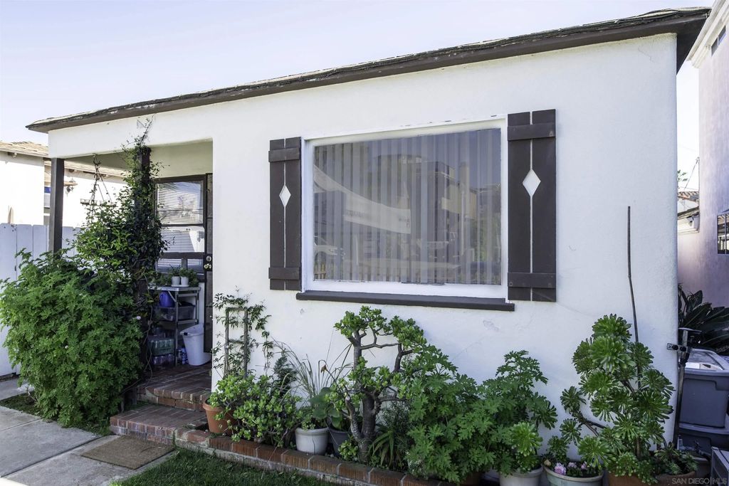 Photo of 721-23 Law St, San Diego, CA 92109 (MLS # 260006773)