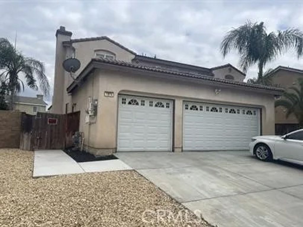 Photo of 1974 Arroyo Viejo Dr, San Jacinto, CA 92583 (MLS # SW25261493)