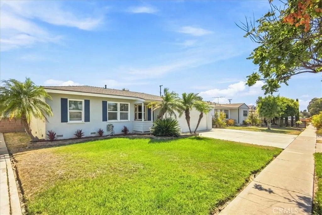 2032 W Porter