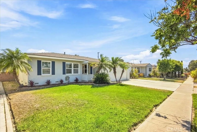 2032 W Porter