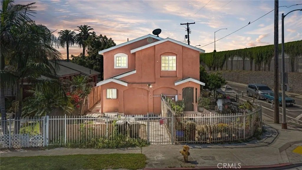 Photo of 348 W 83rd Street, Los Angeles, CA 90003 (MLS # CV26084329)