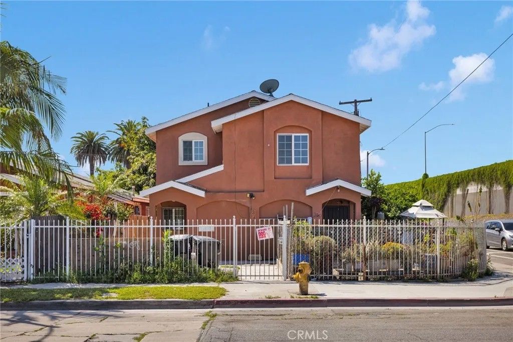 Photo of 348 W 83rd Street, Los Angeles, CA 90003 (MLS # CV26084329)