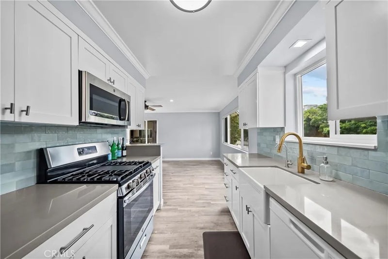 11138 Aqua Vista Street 52