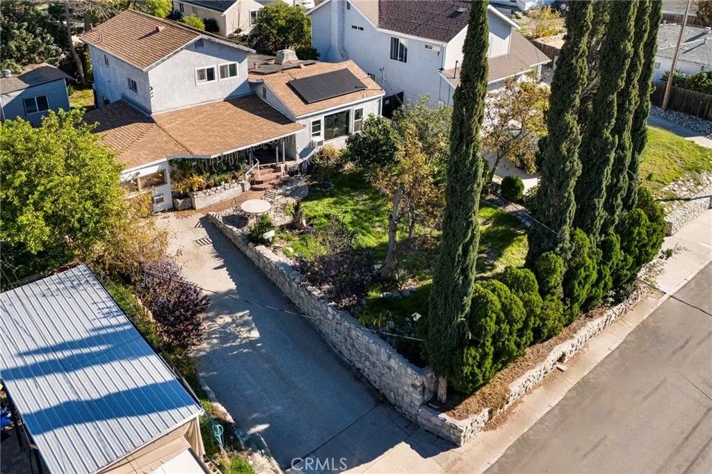 Photo of 10358 Las Lunitas Avenue, Tujunga, CA 91042 (MLS # SR25270584)