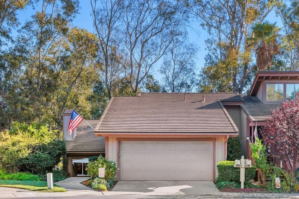 Photo of 1844 Wintergreen Glen, Escondido, CA 92026 (MLS # 250044012)