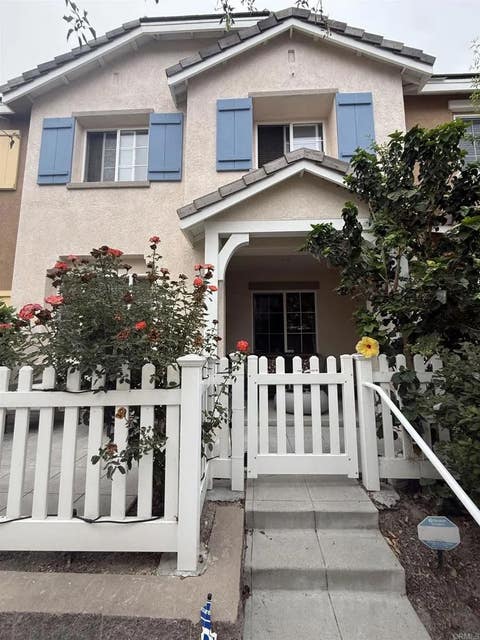 Property photo of 1460 Canvas Dr #4 4, Chula Vista, CA 91913