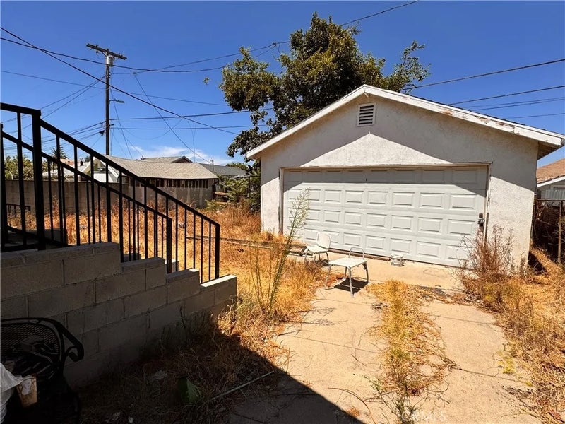1813 W 48th Street