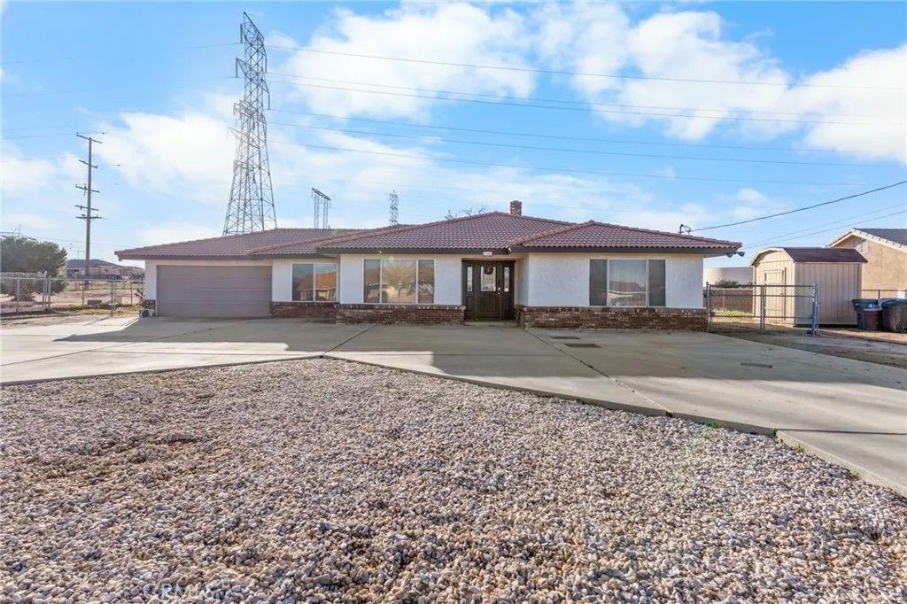 Photo of 7148 Kingsley Ave, Hesperia, CA 92345 (MLS # HD25281602)