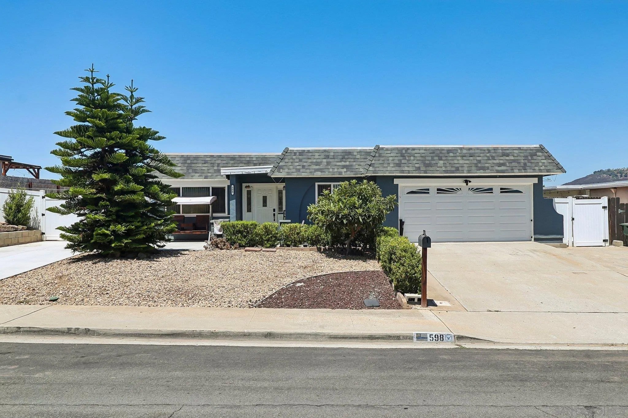 598 Tam O Shanter Dr