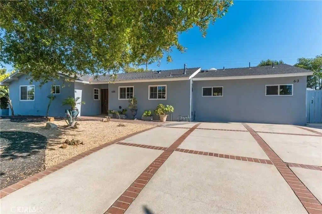 Photo of 636 E. Avenida De Los Robles, Thousand Oaks, CA 91360 (MLS # SR25267860)