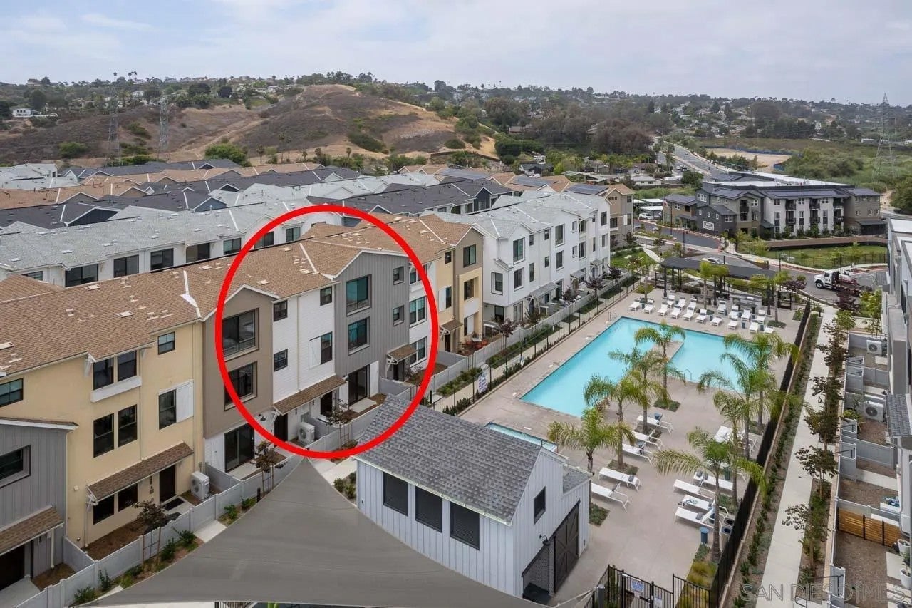 2564 Delphinium Ln