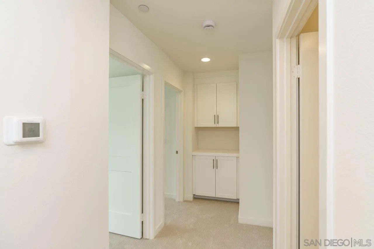 2564 Delphinium Ln