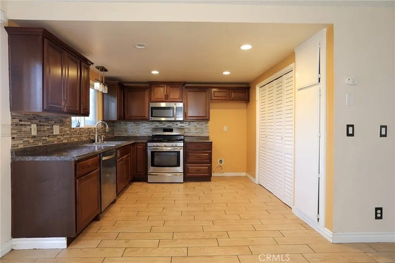 1321 N Bradley