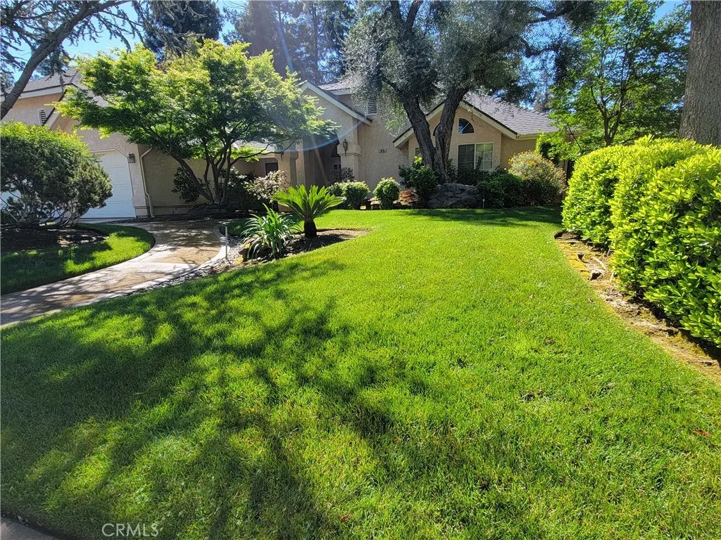 819 E Woodhaven