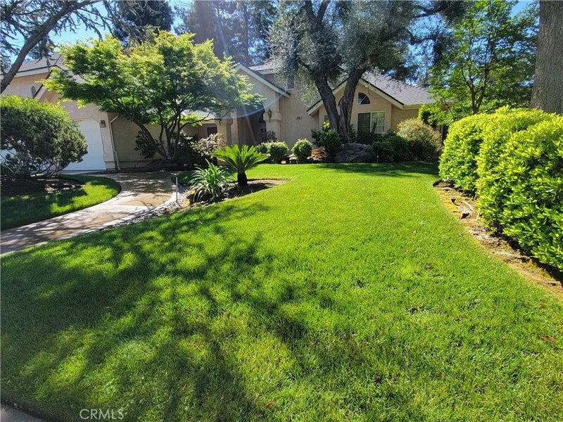 819 E Woodhaven