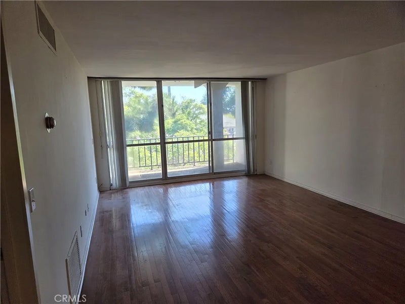 601 E Del Mar Boulevard 402