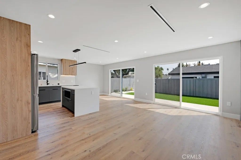 Photo of 18240 Hartland Street, Reseda, CA 91335 (MLS # SR26033677)