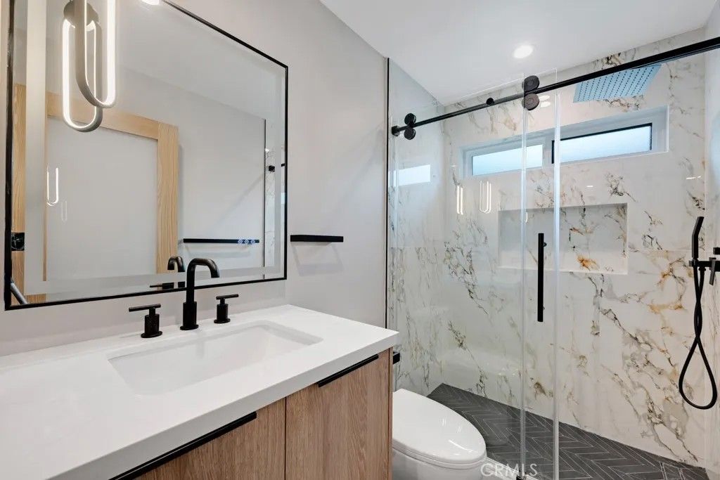 Photo of 18240 Hartland Street, Reseda, CA 91335 (MLS # SR26033677)