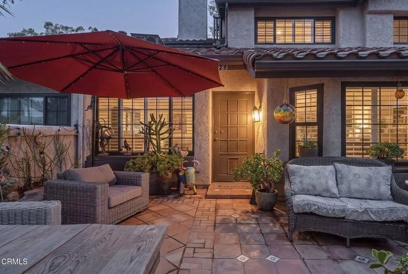 483 Las Palomas Drive