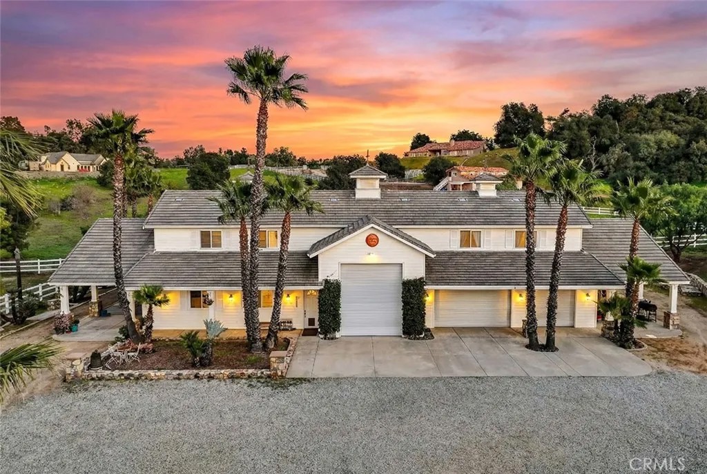 40801 Avenida La Cresta