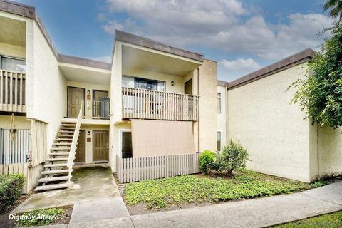 Photo of 432 Edgehill Lane #165, Oceanside, CA 92054 (MLS # 260004205)