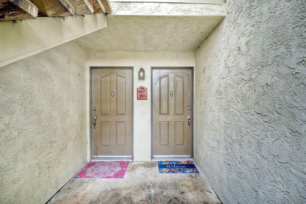 Photo of 432 Edgehill Lane #165, Oceanside, CA 92054 (MLS # 260004205)