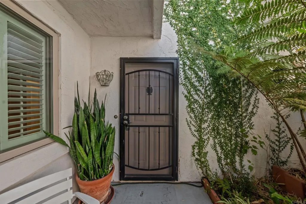 6543 Paseo Adelante