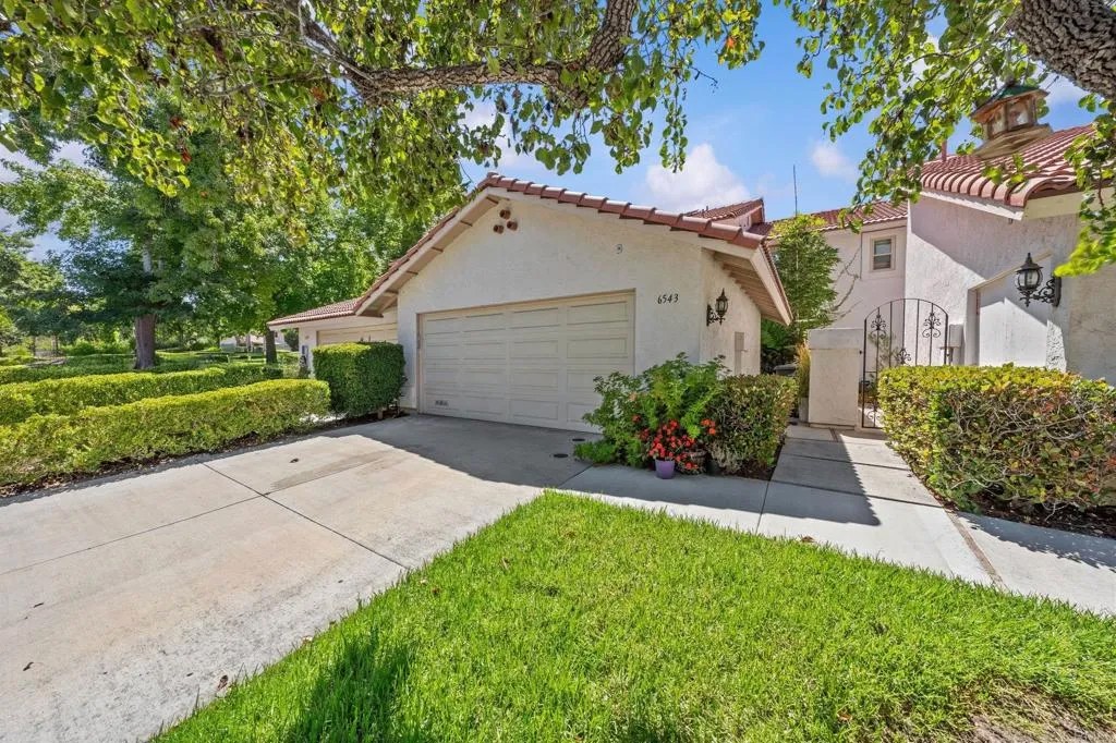 6543 Paseo Adelante