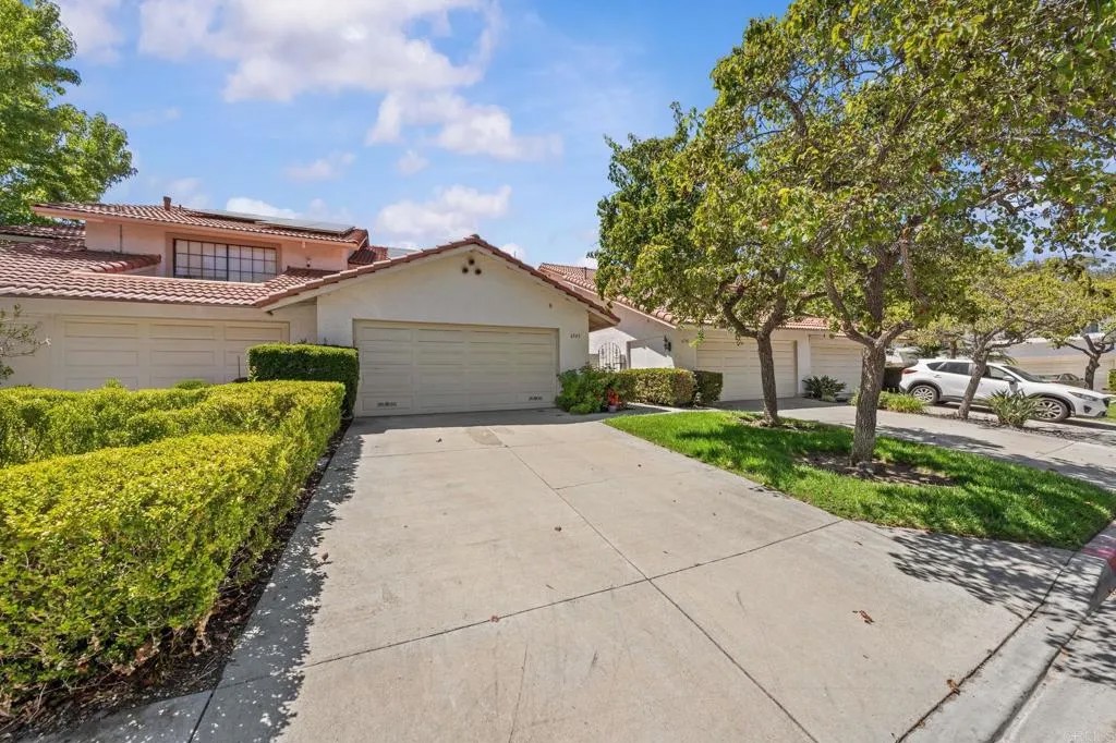 6543 Paseo Adelante