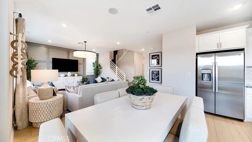 3221 Homestead Paseo