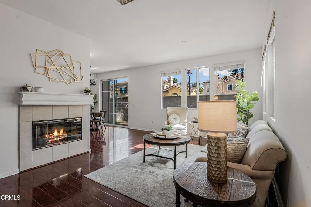 2916 Esperanza Way F