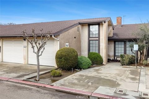 Photo of 1629 Willow Ave, Clovis, CA 93612 (MLS # FR26037843)