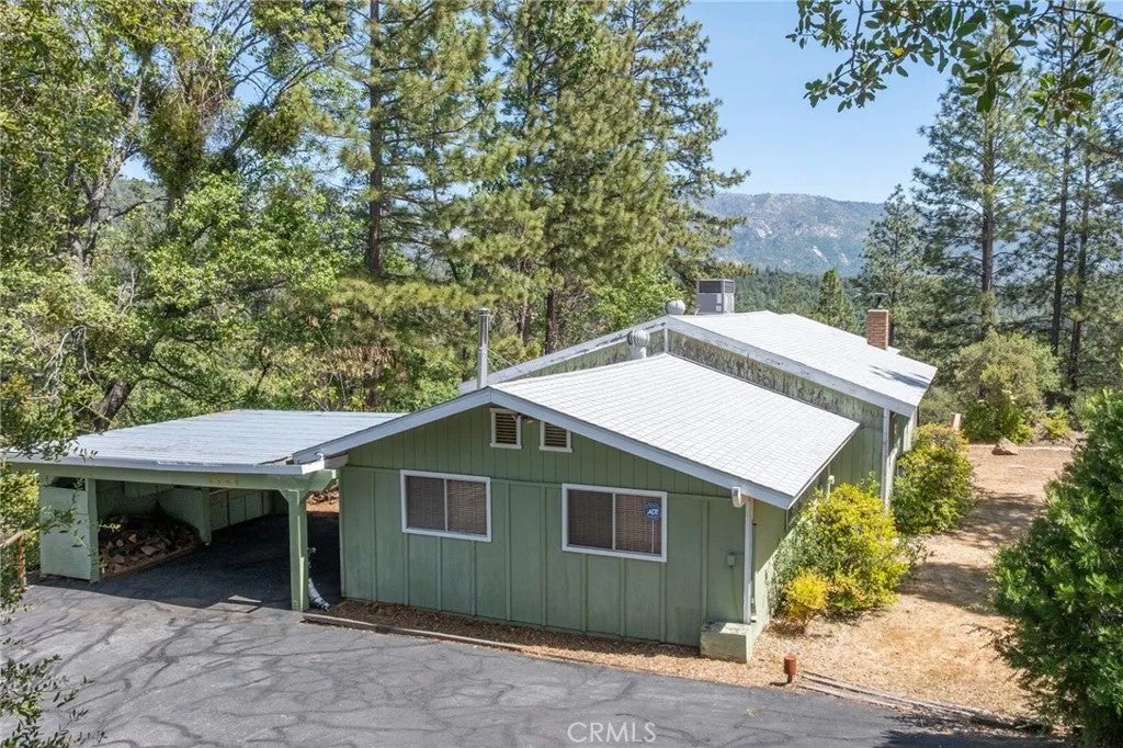 54481 Pinchot Dr.