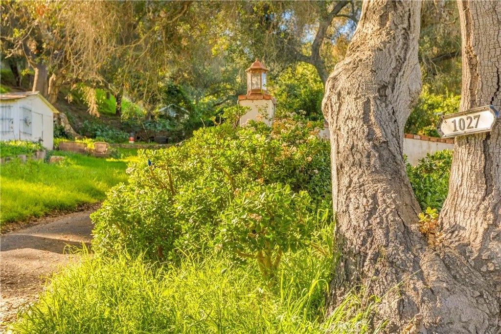 Photo of 1027 S Live Oak Park, Fallbrook, CA 92028 (MLS # SW26013157)