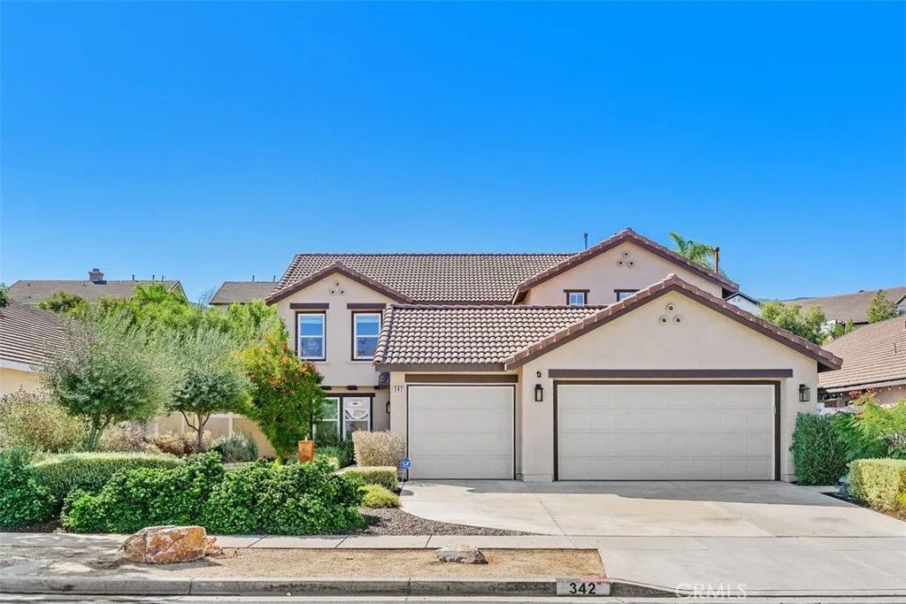 Photo of 342 Selkirk Drive, Corona, CA 92881 (MLS # IG25242962)