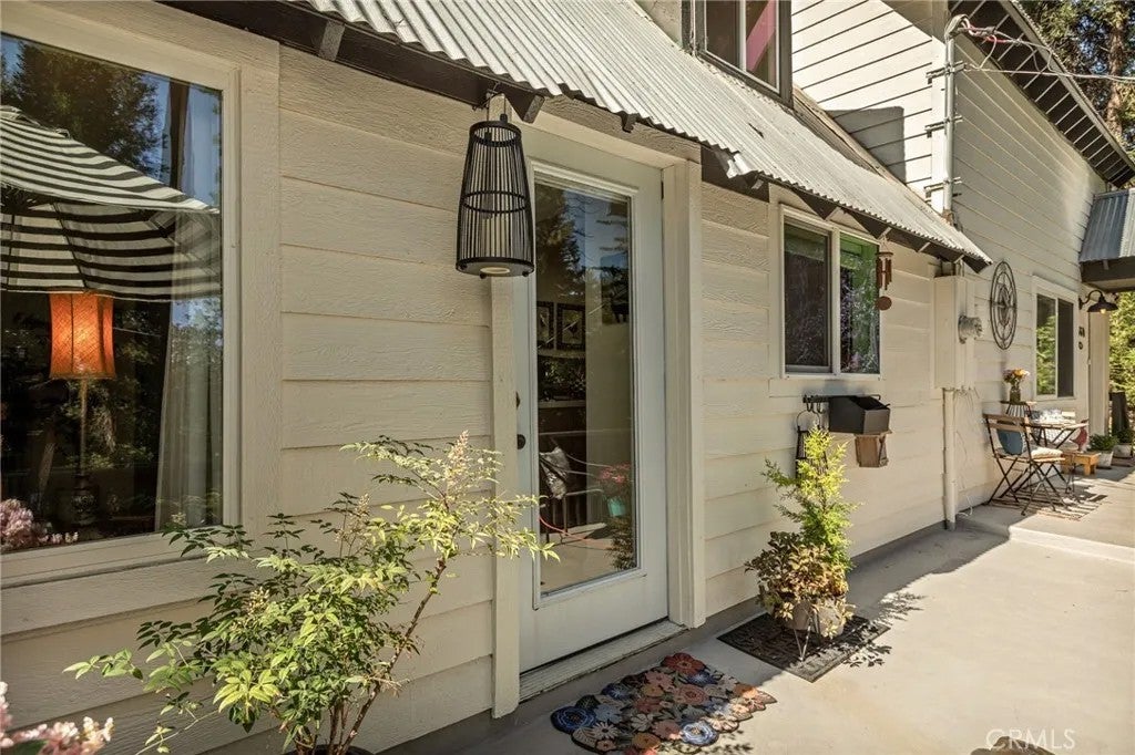 660 Spring Drive