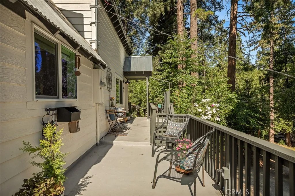 660 Spring Drive
