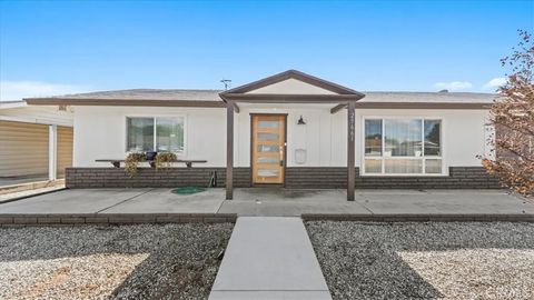 Photo of 29661 Thornhill Drive, Menifee, CA 92586 (MLS # CV26037598)