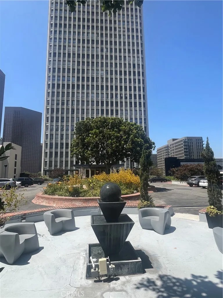 800 W 1st Street 2002