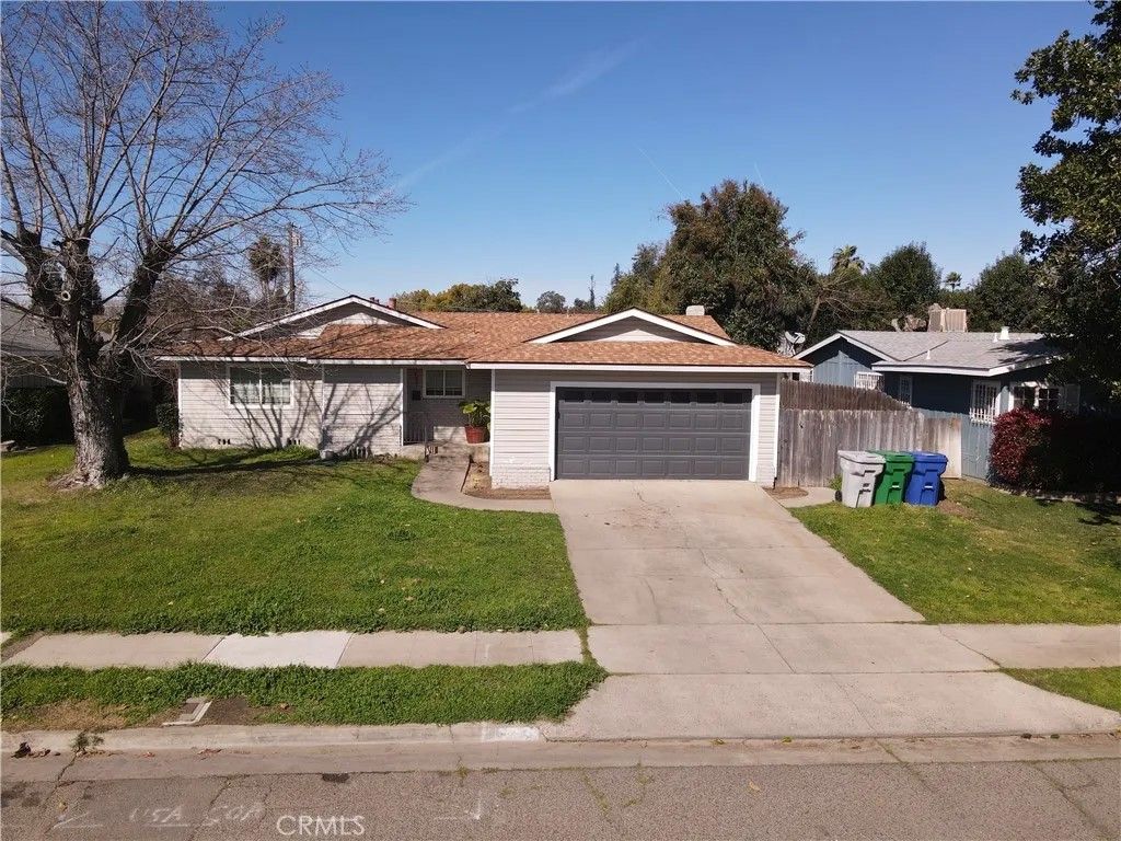 Photo of 1527 Underwood Ave, Atwater, CA 95301 (MLS # MC26043570)
