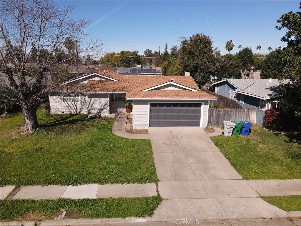 Photo of 1527 Underwood Ave, Atwater, CA 95301 (MLS # MC26043570)