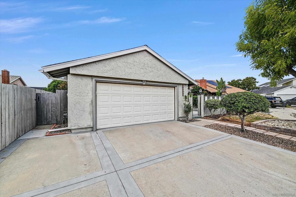 Photo of 13856 Gorrion Ct, El Cajon, CA 92021 (MLS # 260008394)