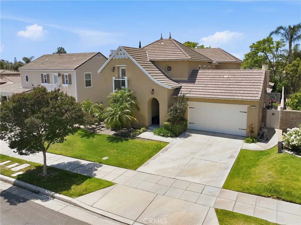 1721 Arthur Loop West