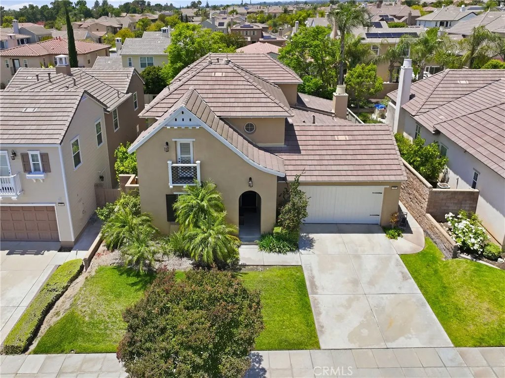 1721 Arthur Loop West